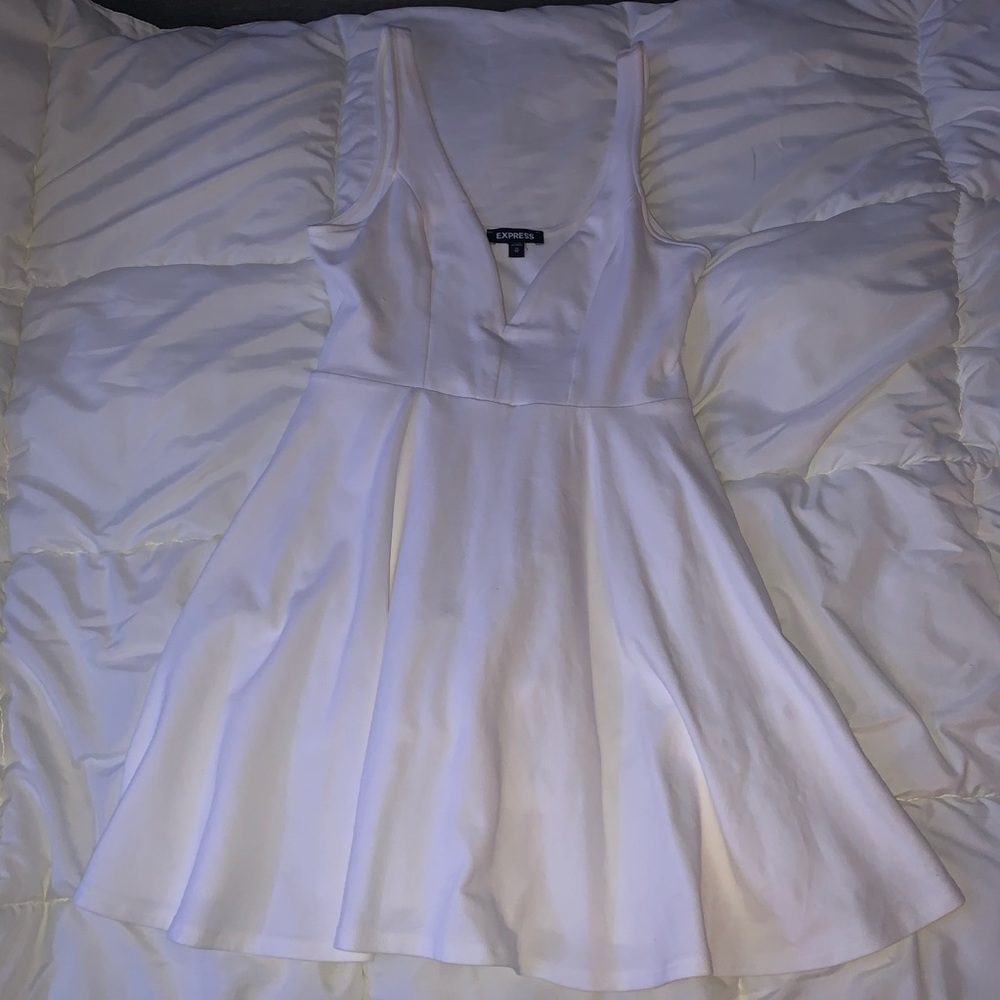 white marylin monroe dress